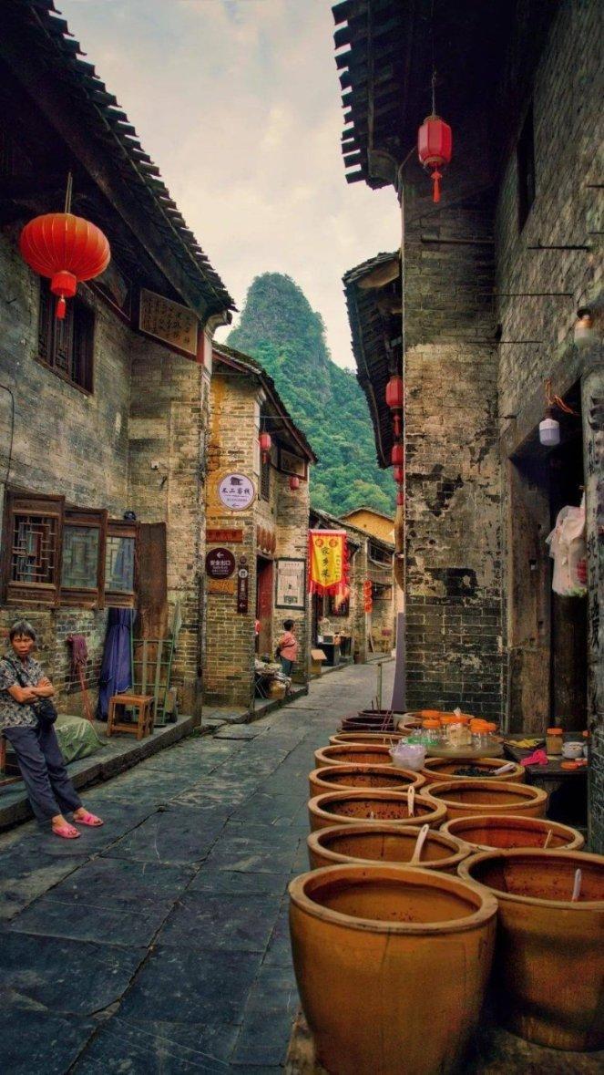 营救迷路的小男孩